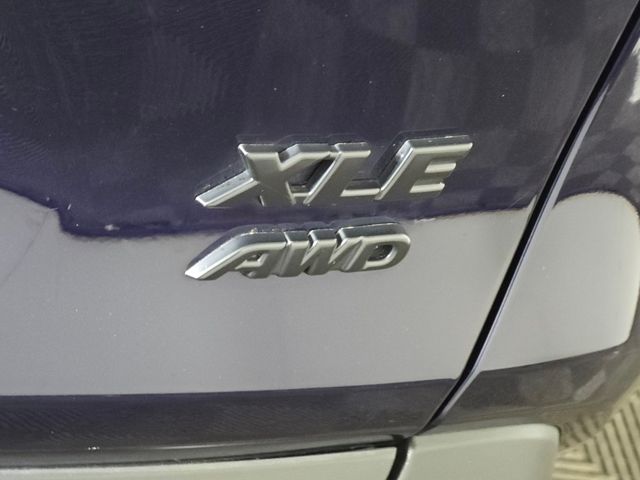 2019 Toyota RAV4 XLE photo 29