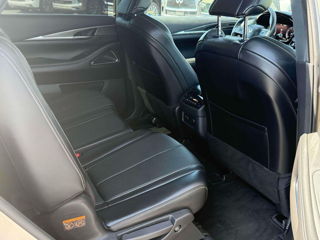 2022 Infiniti QX60 Luxe photo 24