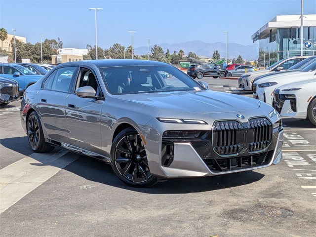 2026 BMW 7 Series 740i's photo
