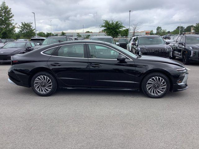 2025 Hyundai Sonata Hybrid Limited photo 5