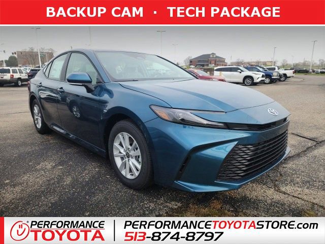 2026 Toyota Camry LE's photo