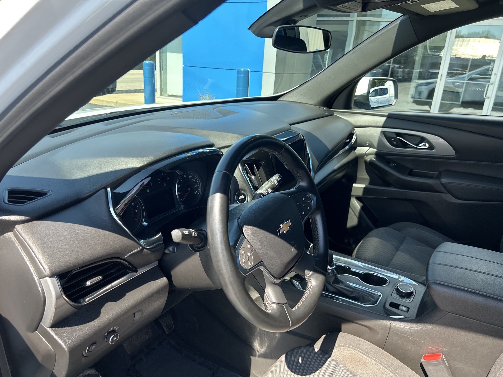 2023 Chevrolet Traverse Cloth photo 16