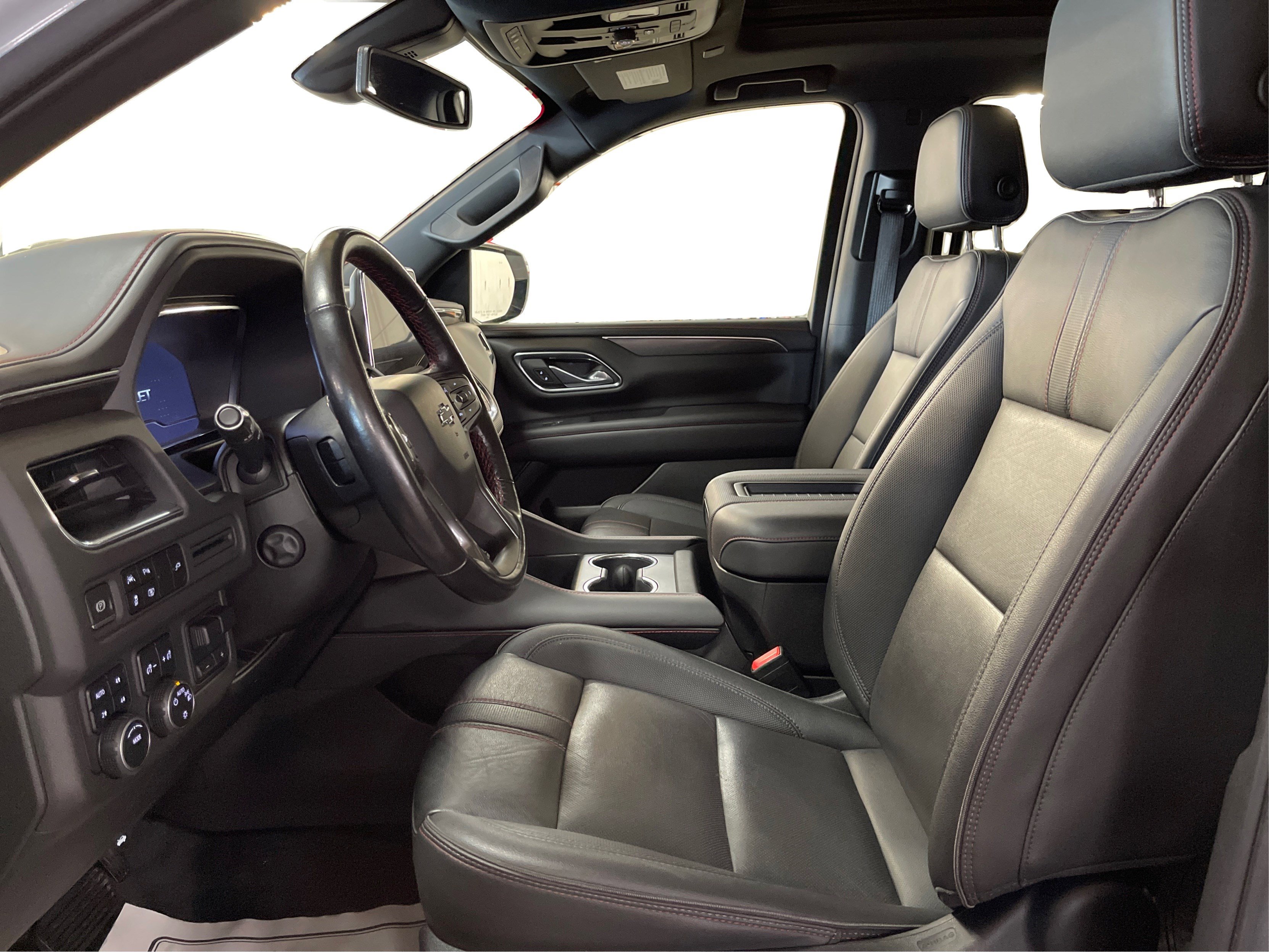 2022 Chevrolet Suburban RST photo 18