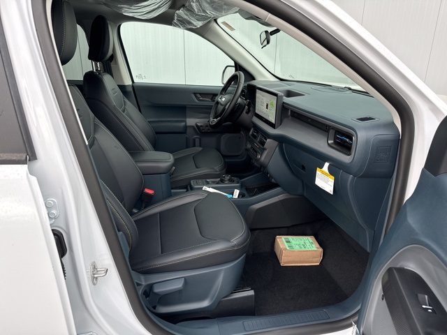 2025 Ford Maverick photo 2