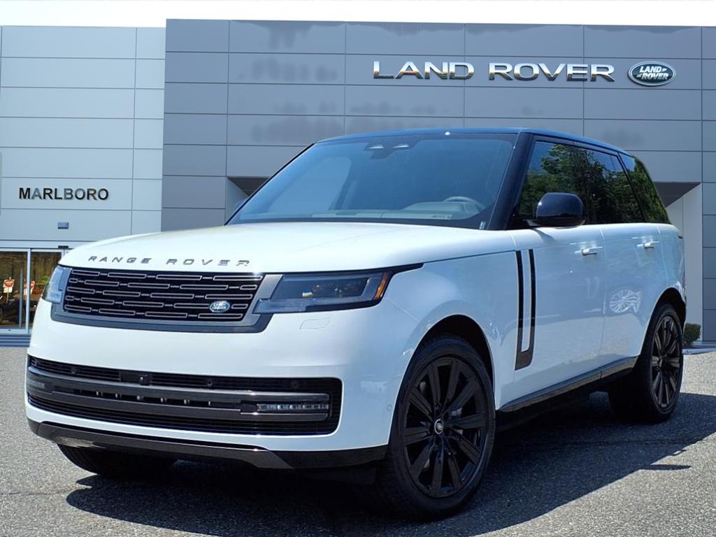 2025 Land Rover Range Rover SE's photo