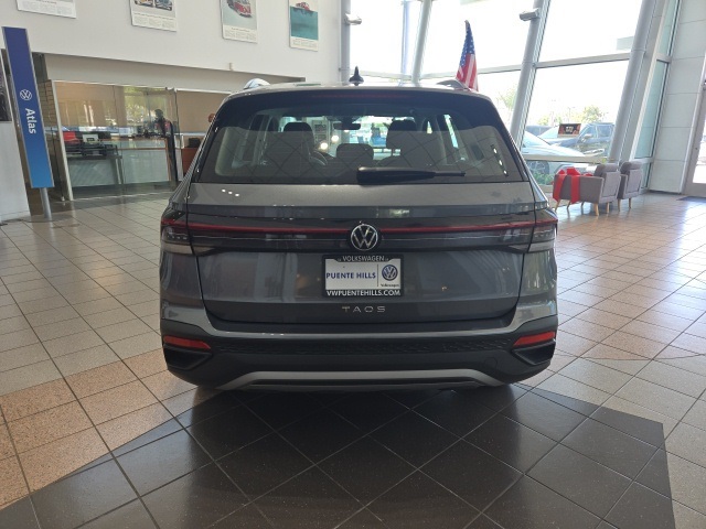 2025 Volkswagen Taos S photo 5