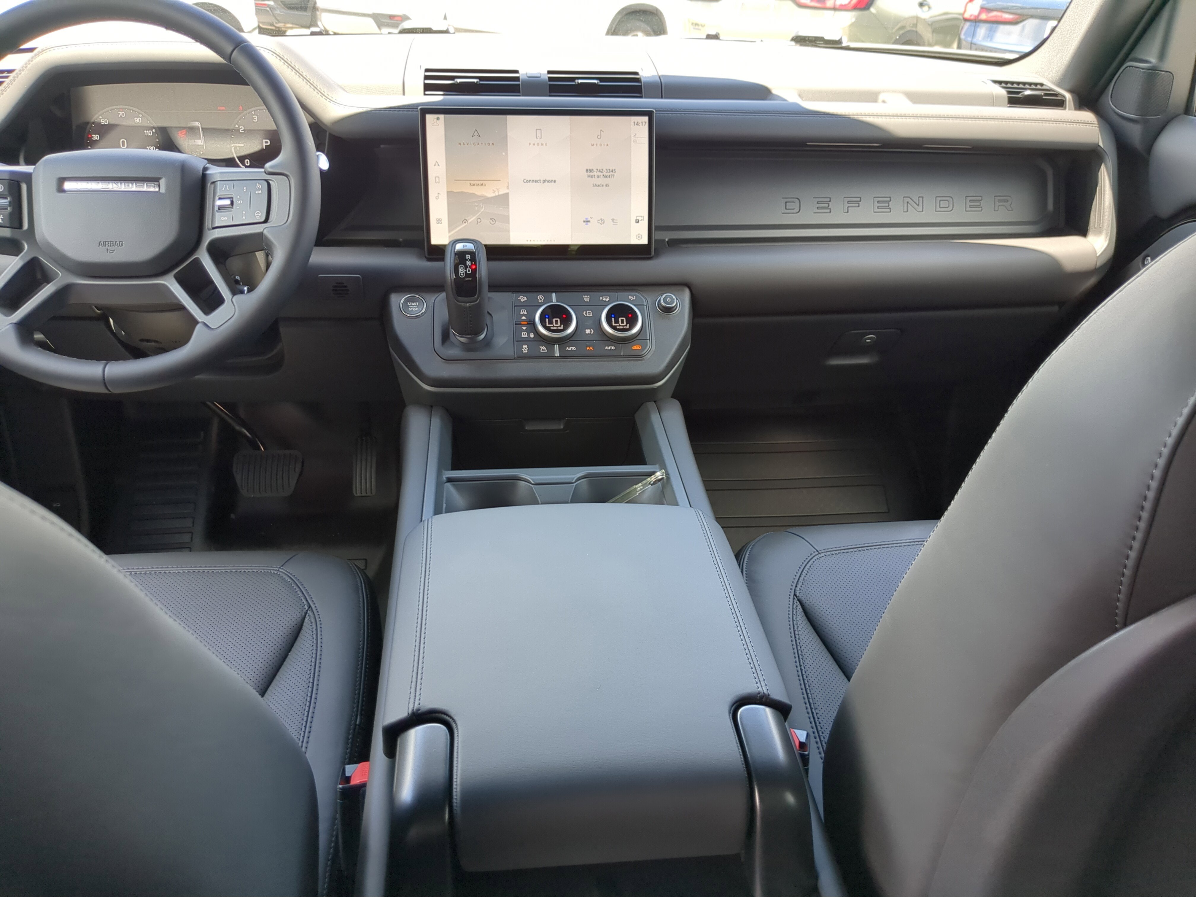 2025 Land Rover Defender 130 S photo 10