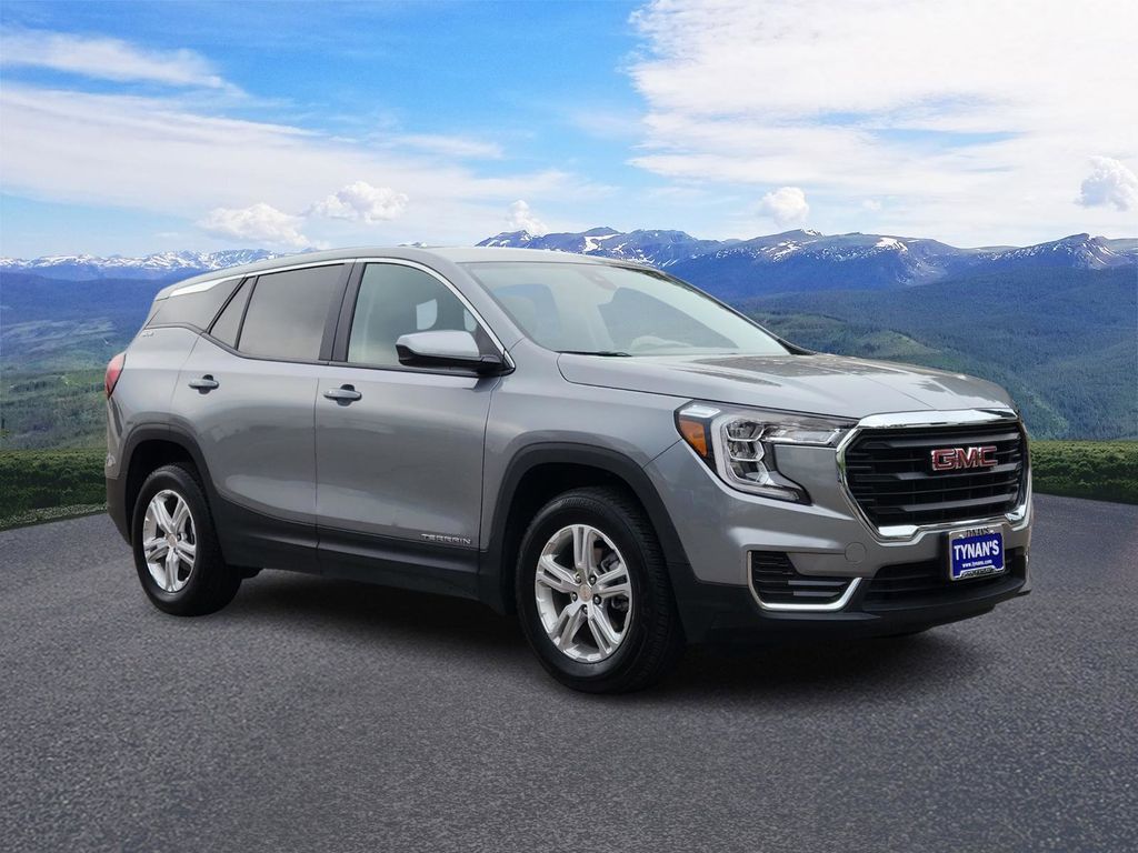 2024 GMC Terrain SLE's photo