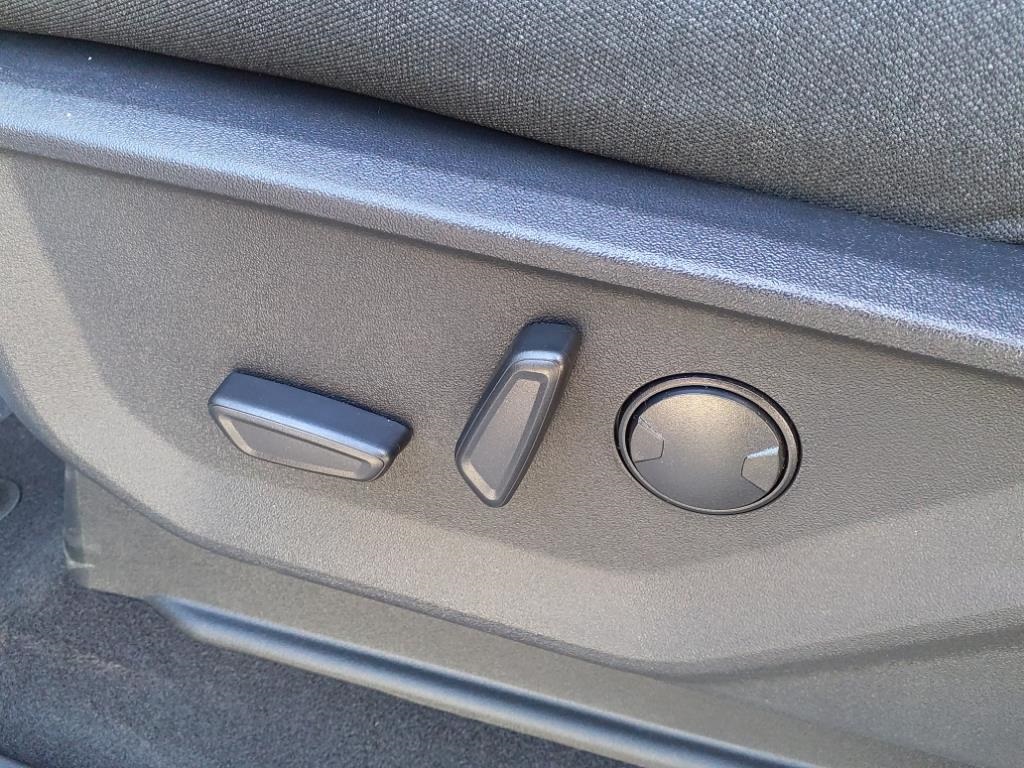 New 2024 Carbonized Gray Metallic Ford XLT image 14