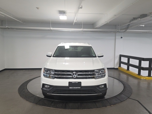 Used 2018 Volkswagen Atlas SE with VIN 1V2KR2CAXJC506254 for sale in Great Neck, NY