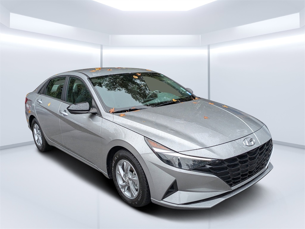 2023 Hyundai Elantra SE's photo