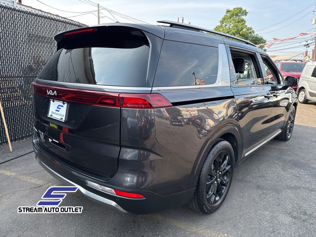 2024 Kia Carnival SX photo 5