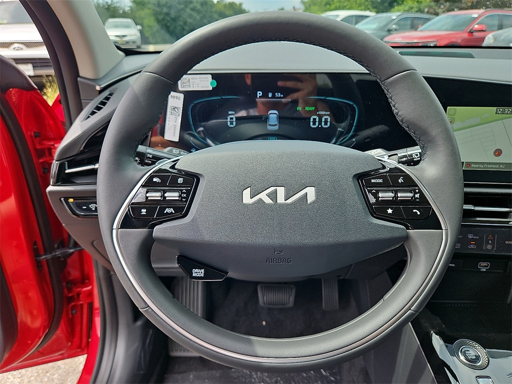 2025 Kia Niro Plug-In Hybrid EX photo 4