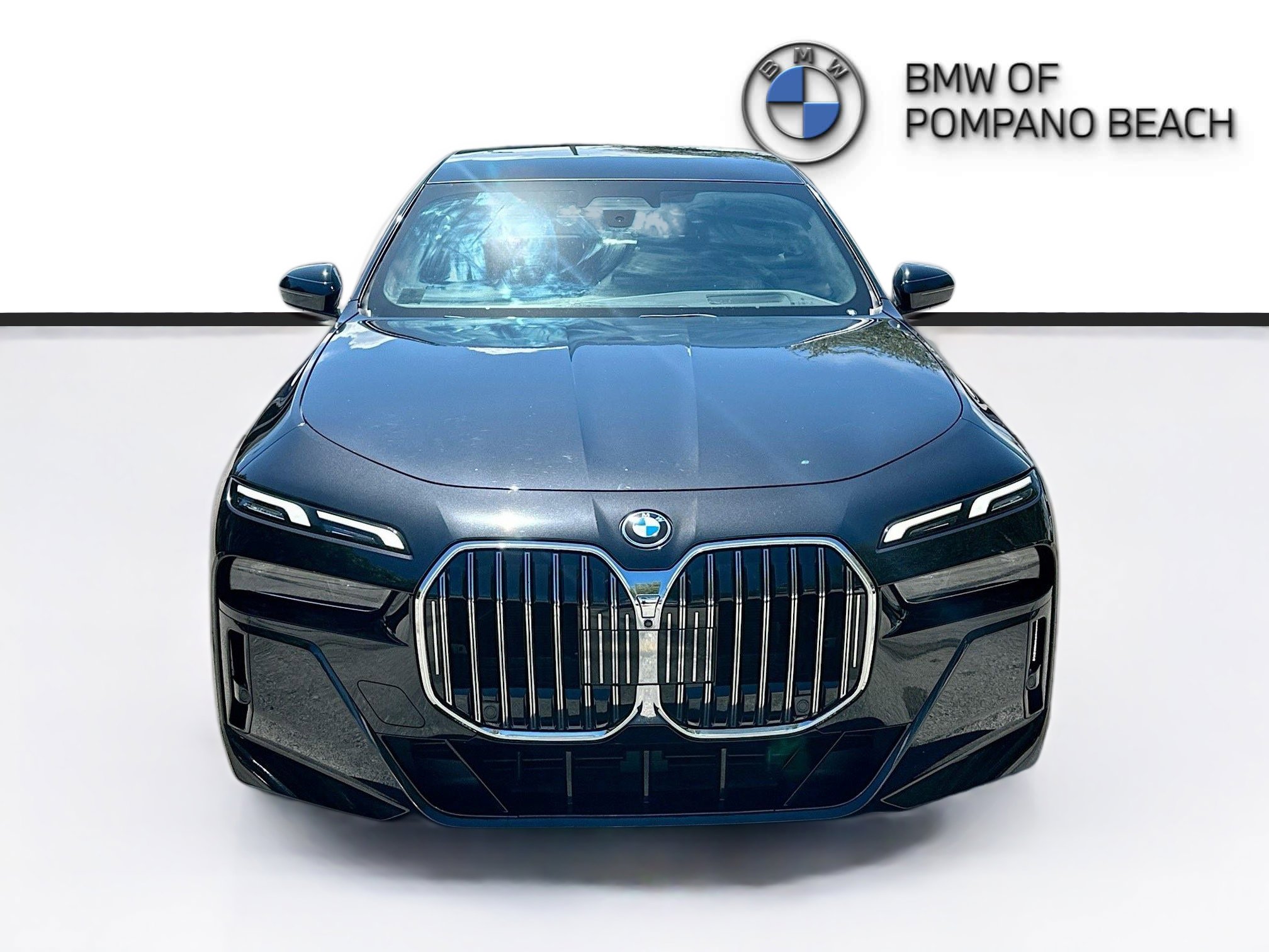 2024 Bmw 750e photo 2