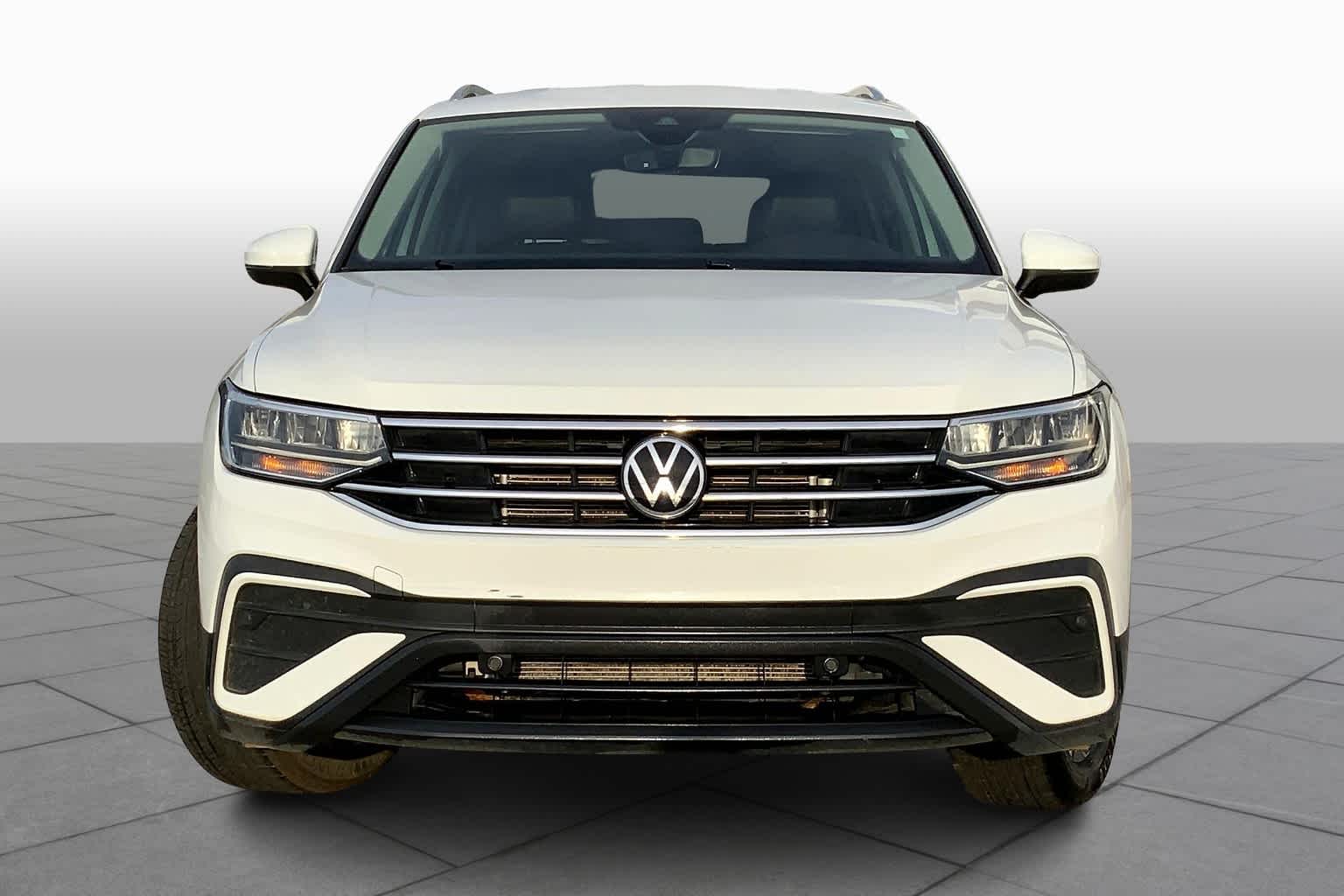 2022 Volkswagen Tiguan SE photo 3