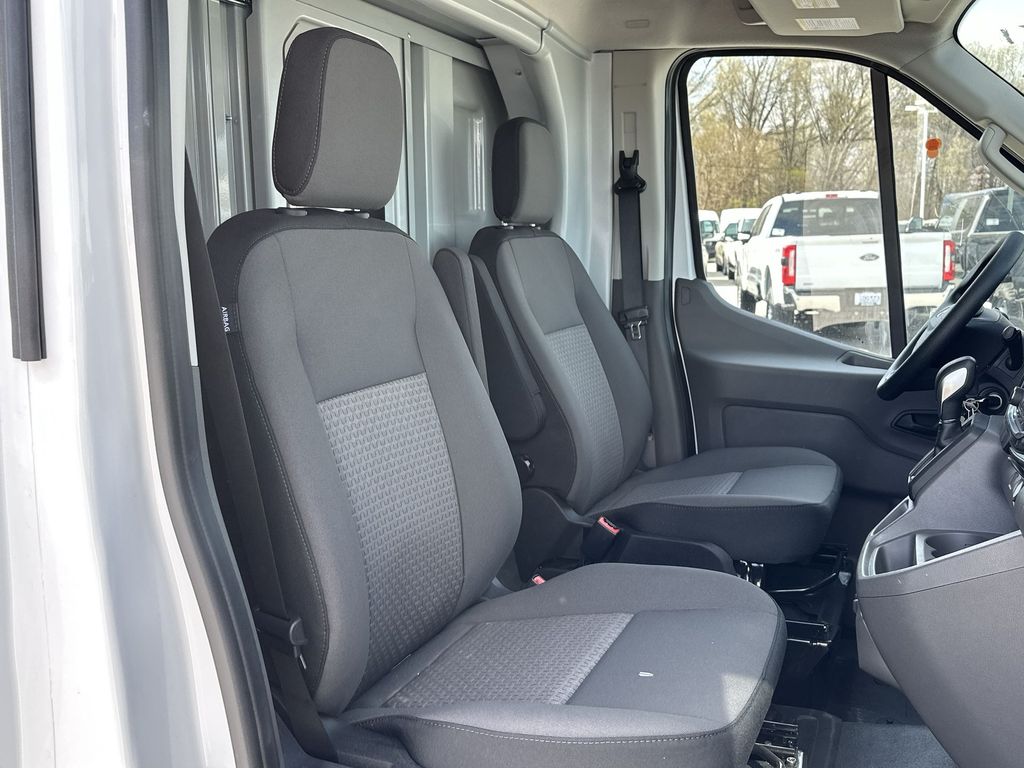 2024 Ford Transit Cutaway photo 28