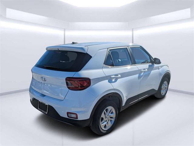 2025 Hyundai Elantra SEL Sport photo 2