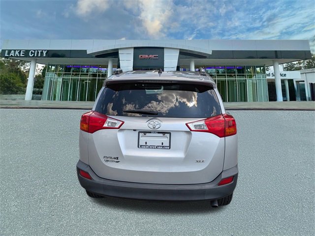 2013 Toyota RAV4 XLE photo 4