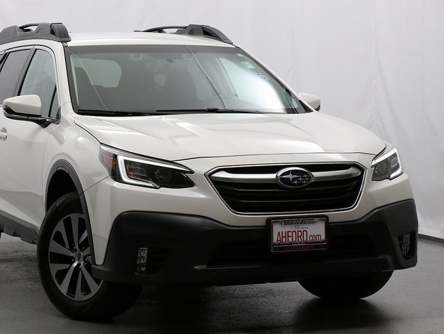 2022 Subaru Outback Premium photo 2