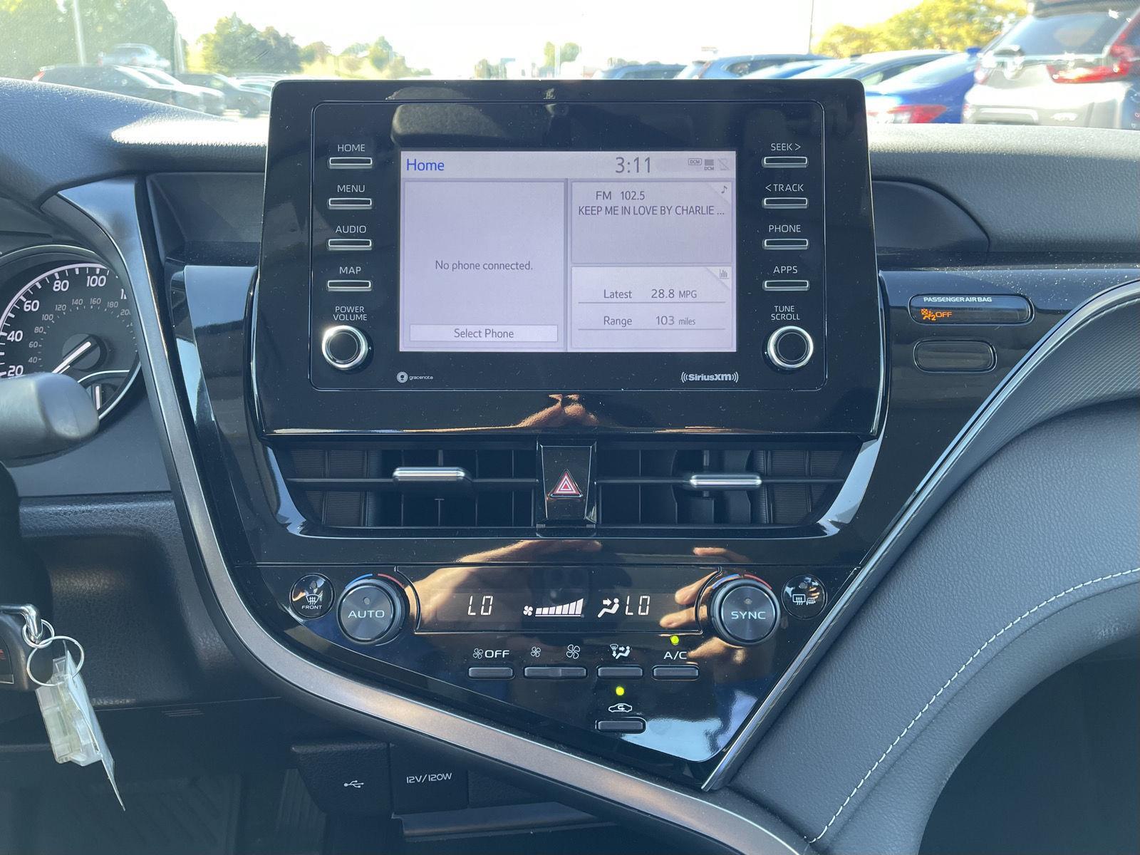 2024 Toyota Camry SE photo 6