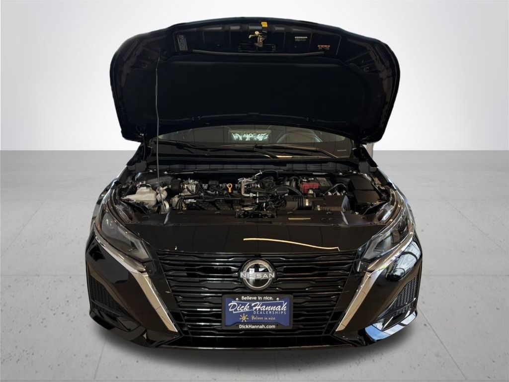 2025 Nissan Altima 2.5 SL photo 4