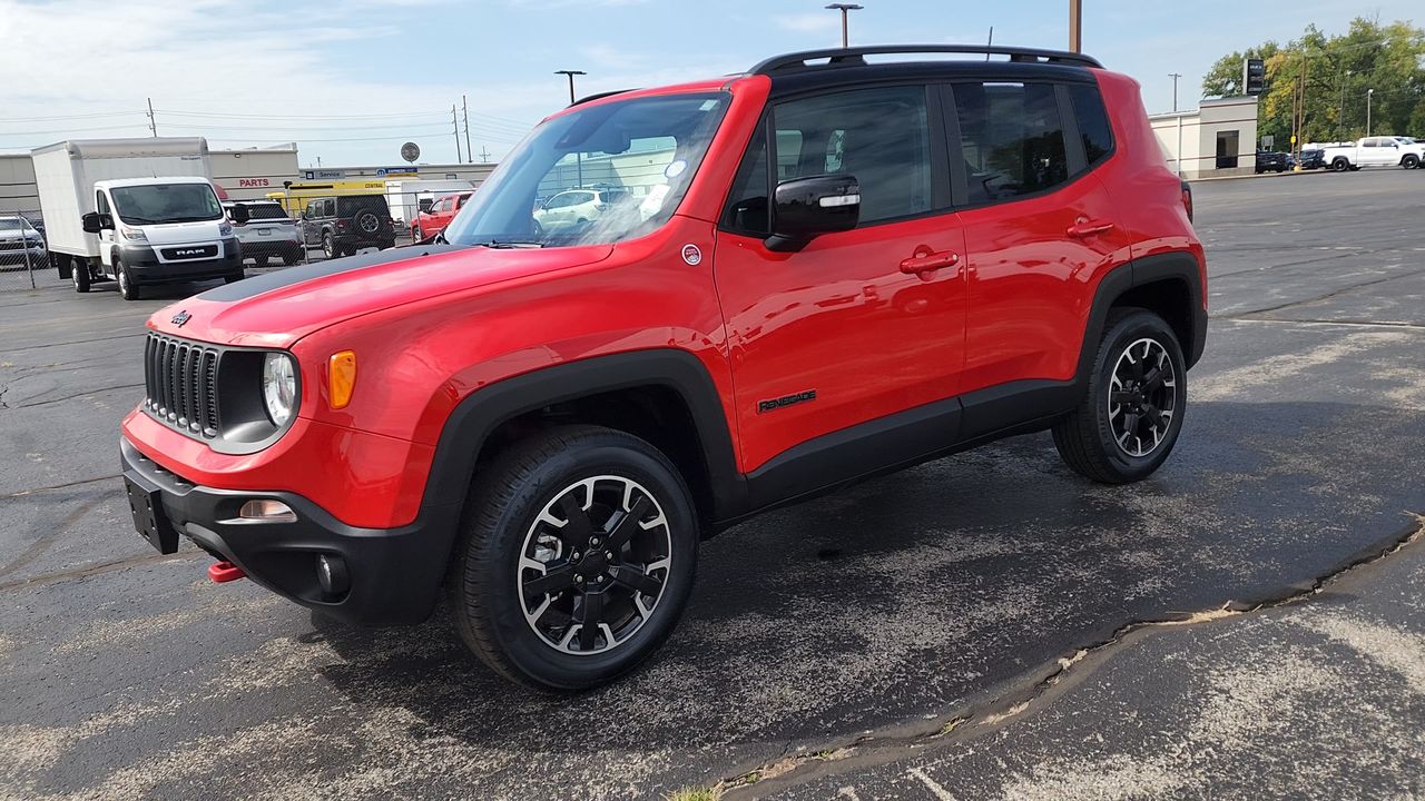 2023 Jeep Renegade Trailhawk photo 4