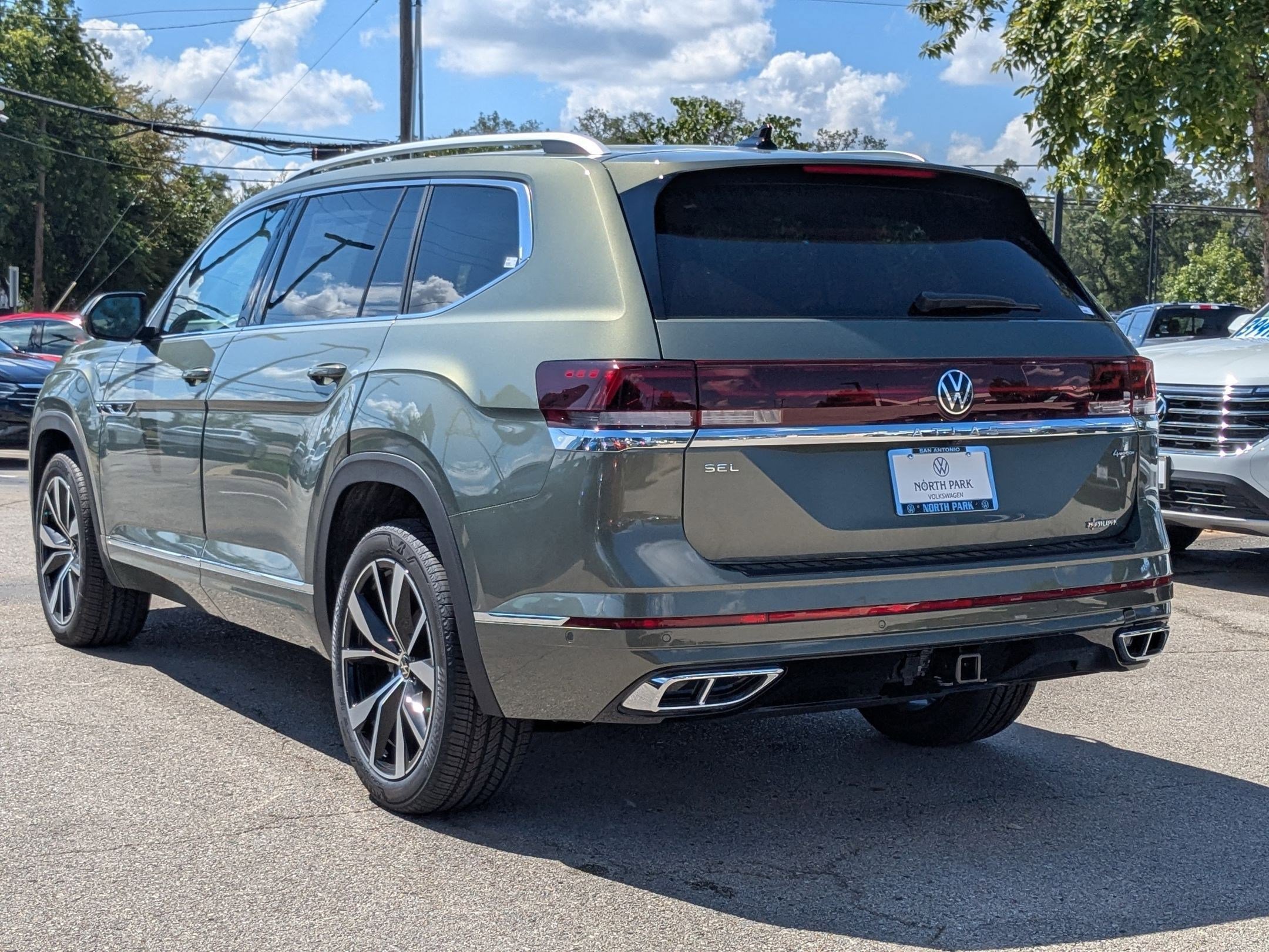 2026 Volkswagen Atlas SEL Premium R-Line photo 3