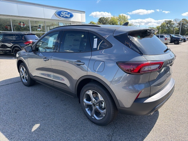 2025 Ford Escape ST-Line photo 5