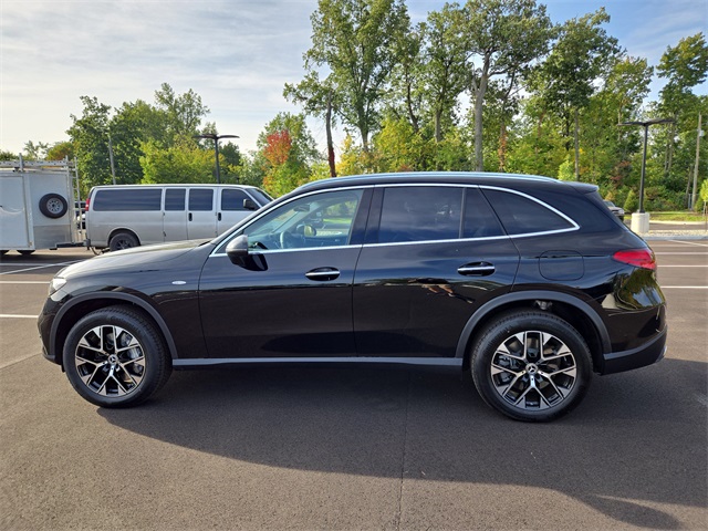 2025 Mercedes Benz GLC 350e 4MATIC photo 4