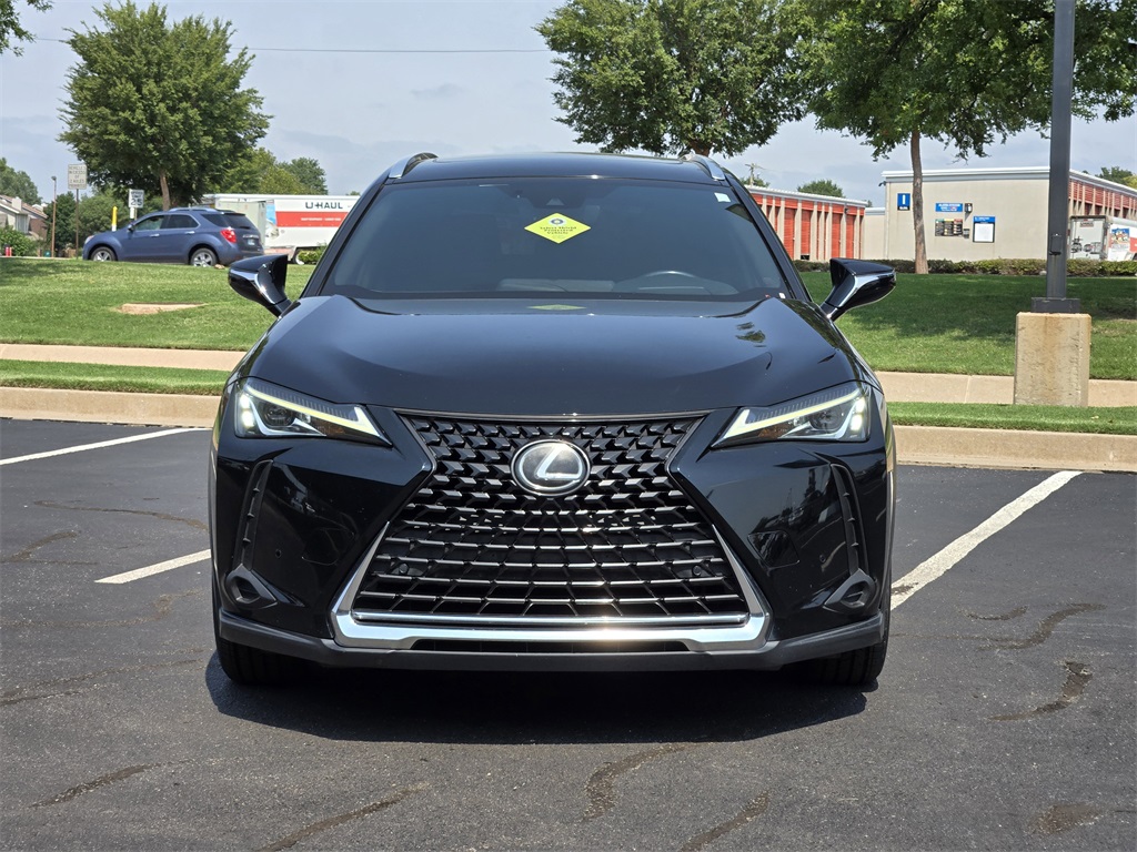 2019 Lexus UX 200 F SPORT photo 2