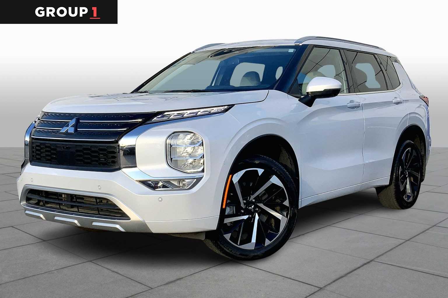 2023 Mitsubishi Outlander SEL's photo