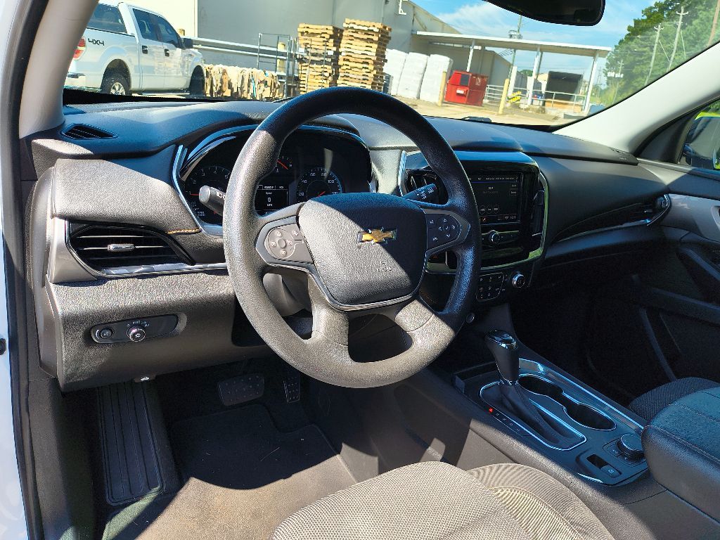 2021 Chevrolet Traverse LS photo 17