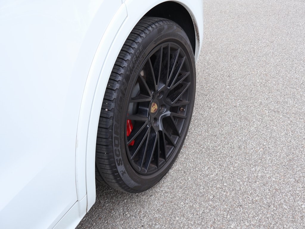 2022 Porsche Cayenne GTS photo 21