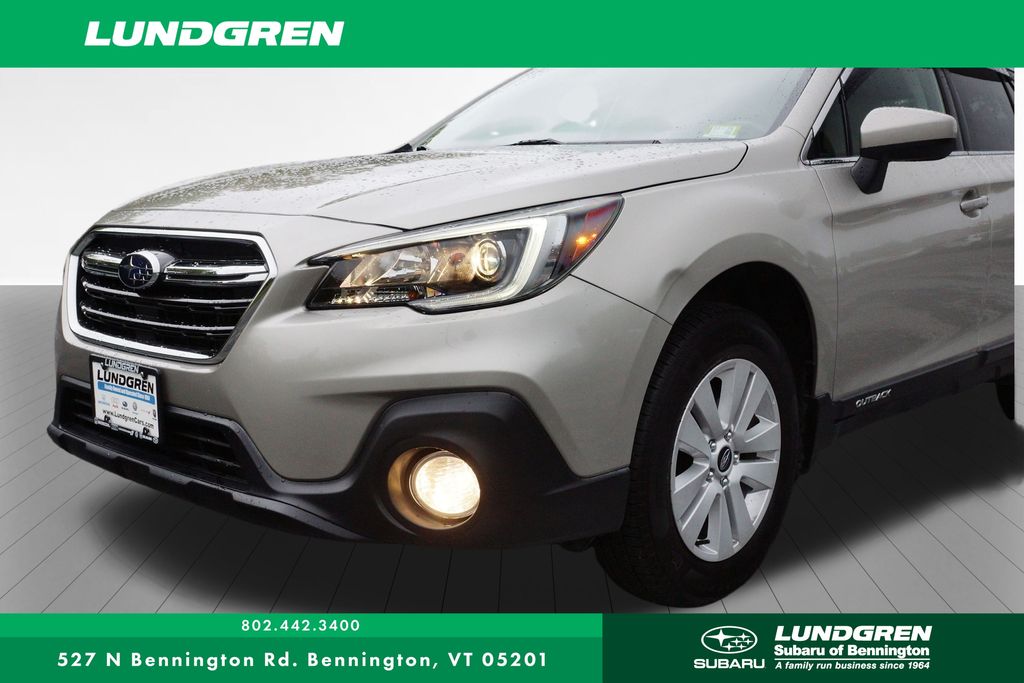 2019 Subaru Outback 2.5i Premium photo 10