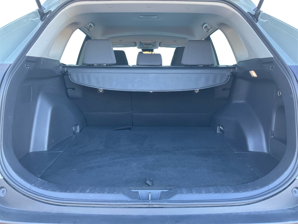 2023 Toyota RAV4 XLE photo 10