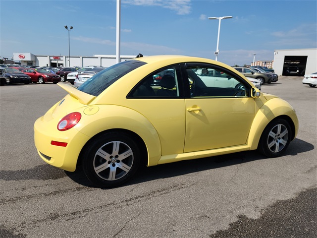 2006 Volkswagen Beetle photo 3