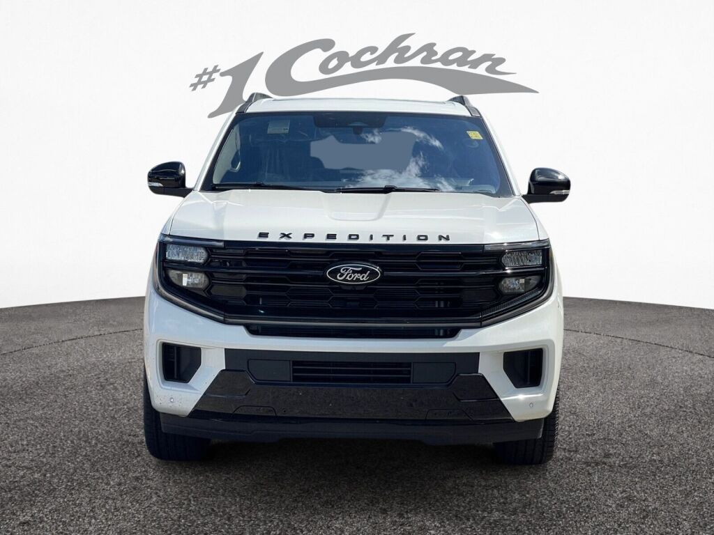 2025 Ford Expedition Platinum MAX photo 2