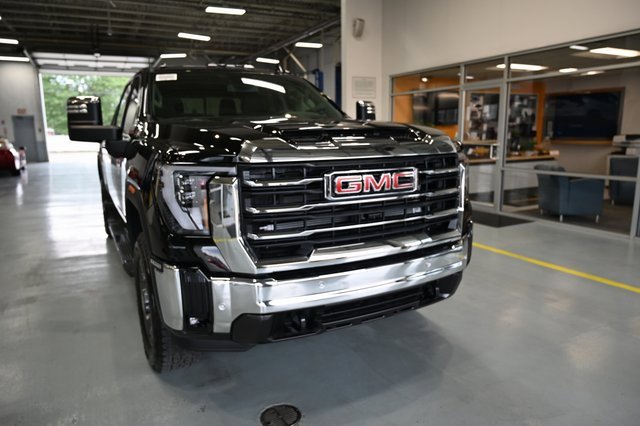 2025 Gmc Sierra 2500 HD SLT photo 3