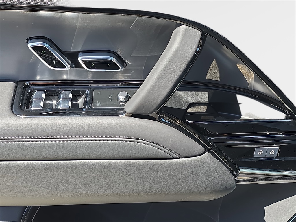 2025 Land Rover Range Rover Sport SE photo 25