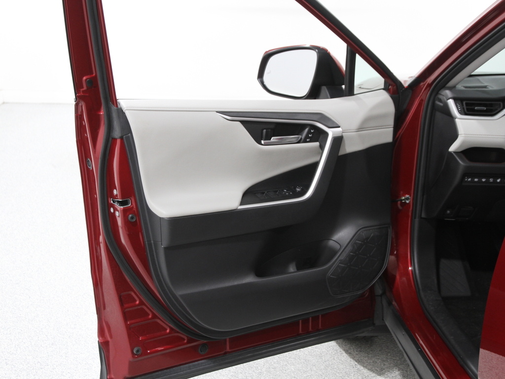 2022 Toyota RAV4 Hybrid Limited photo 3