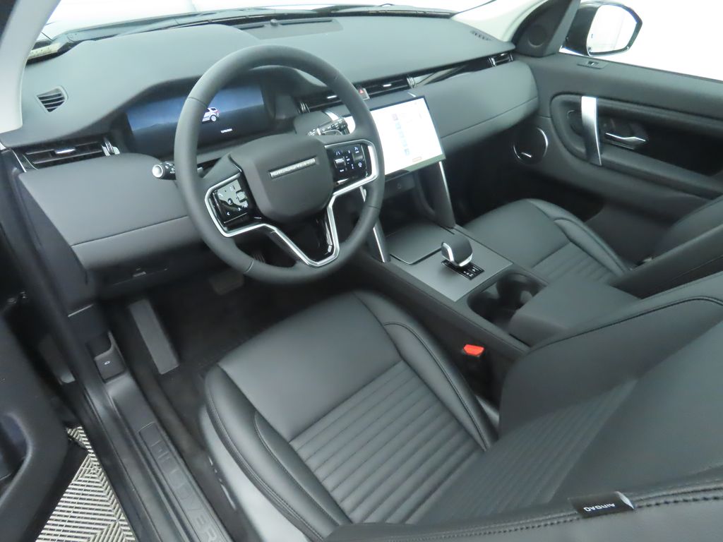 2025 Land Rover Discovery Sport S photo 5