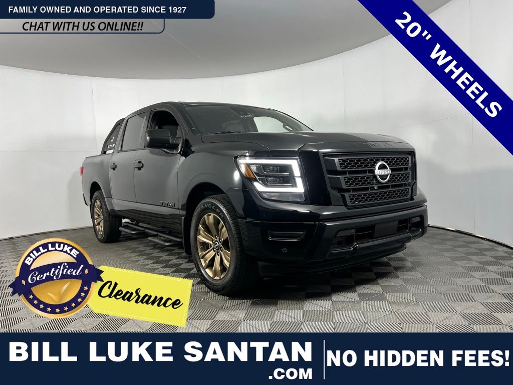 2024 Nissan Titan SV's photo