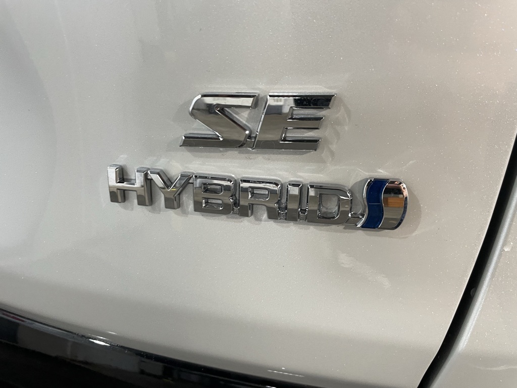2024 Toyota RAV4 Hybrid SE photo 17