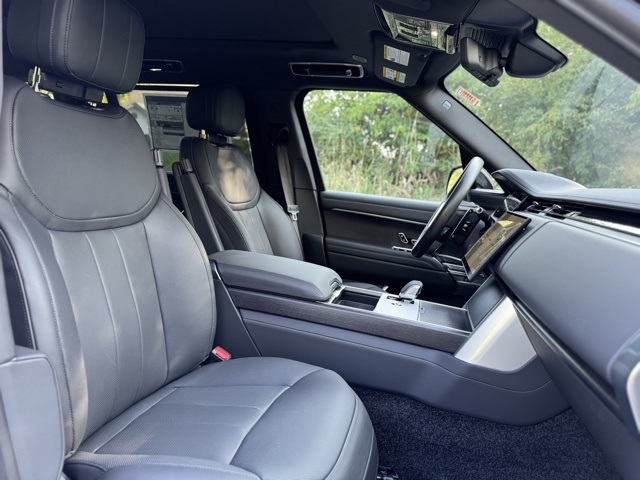 2025 Land Rover Range Rover SE photo 26
