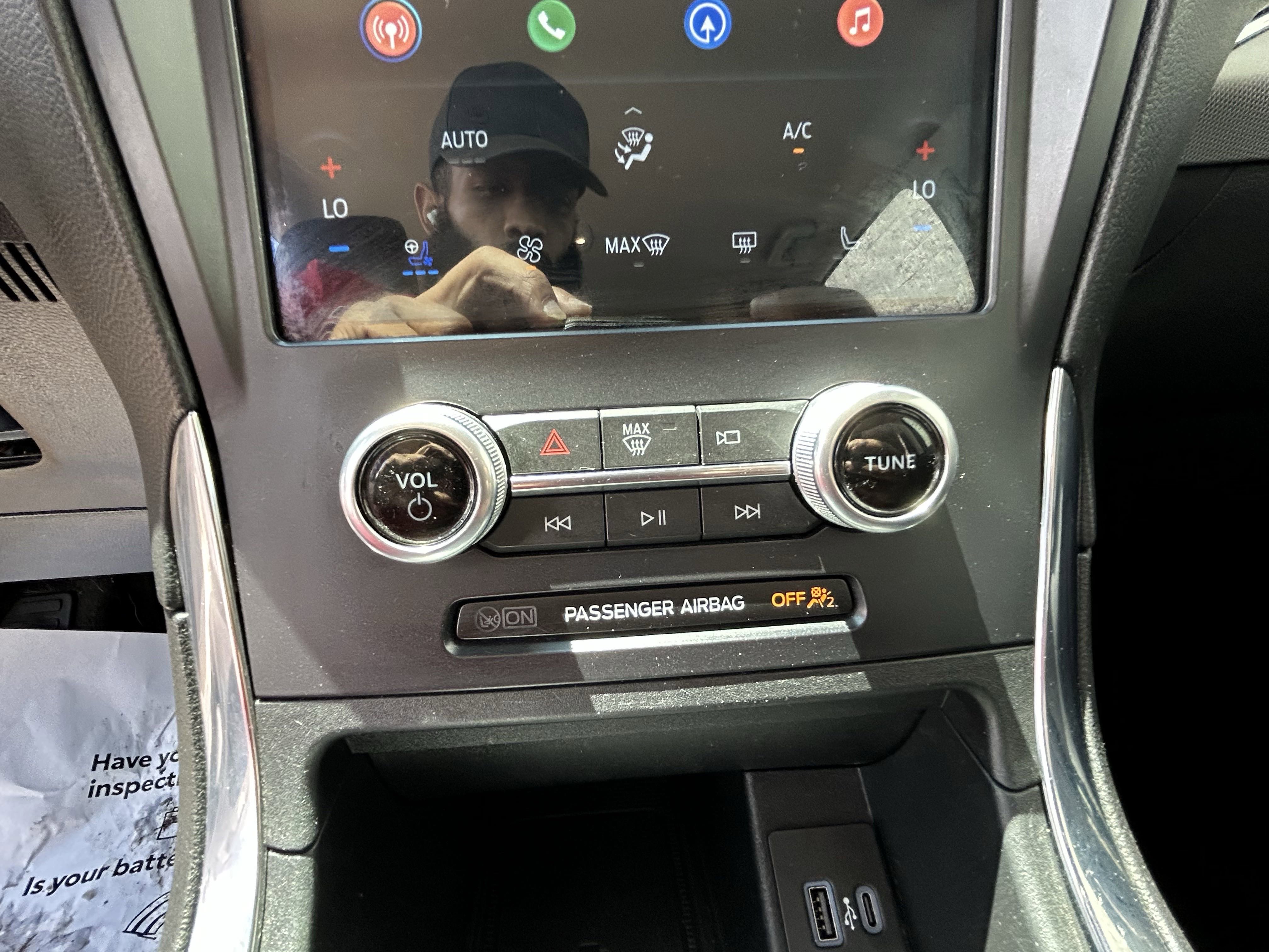 2022 Ford Edge Titanium photo 8