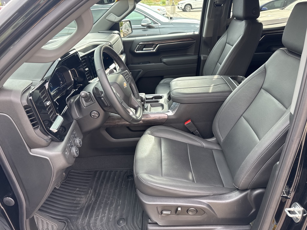 2023 Chevrolet Silverado 1500 LTZ photo 19