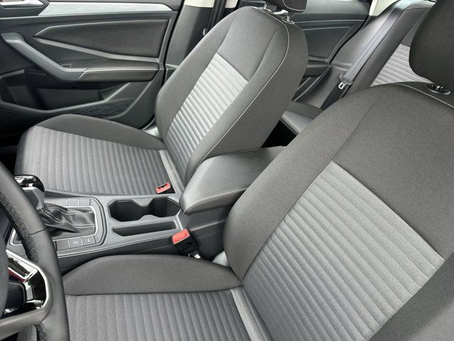 2025 Volkswagen Jetta 1.5T S photo 12