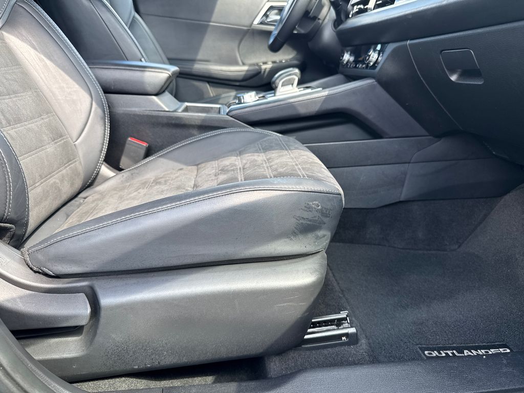 2024 Mitsubishi Outlander SE photo 13