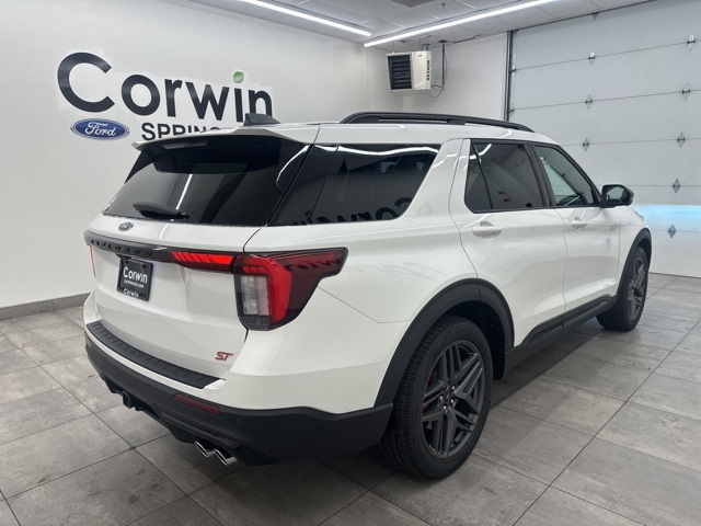 2025 Ford Explorer ST photo 3