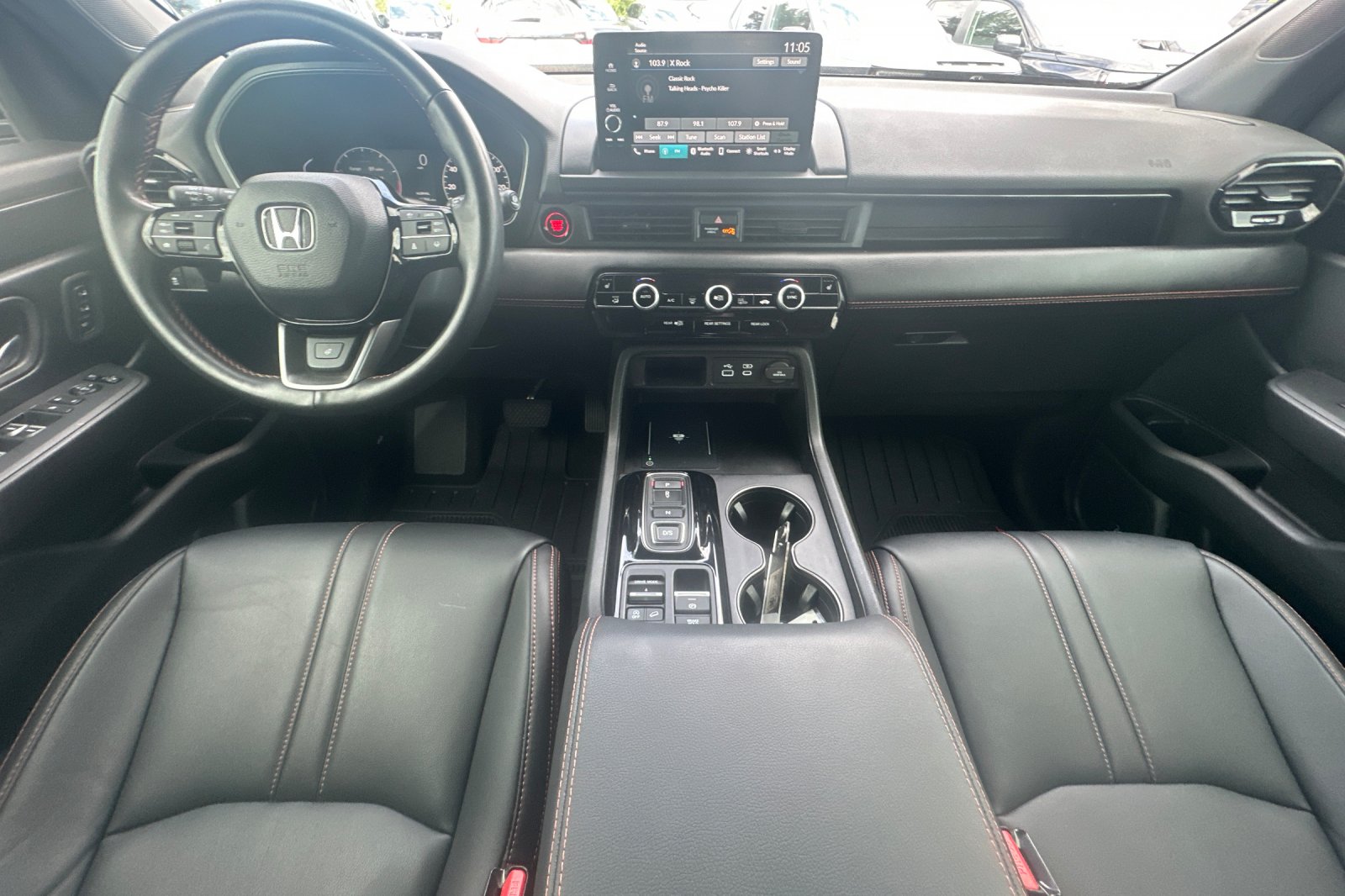 2023 Honda Pilot TrailSport photo 14